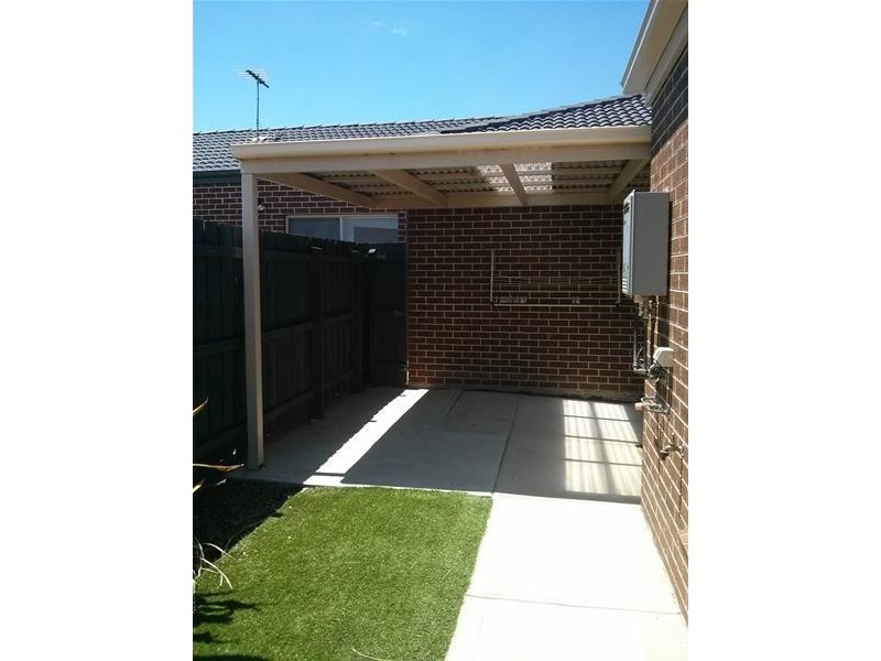 1 Bowerbird Place, Truganina VIC 3029