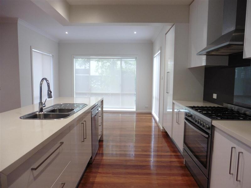 18 Yankos Drive, Werribee VIC 3030