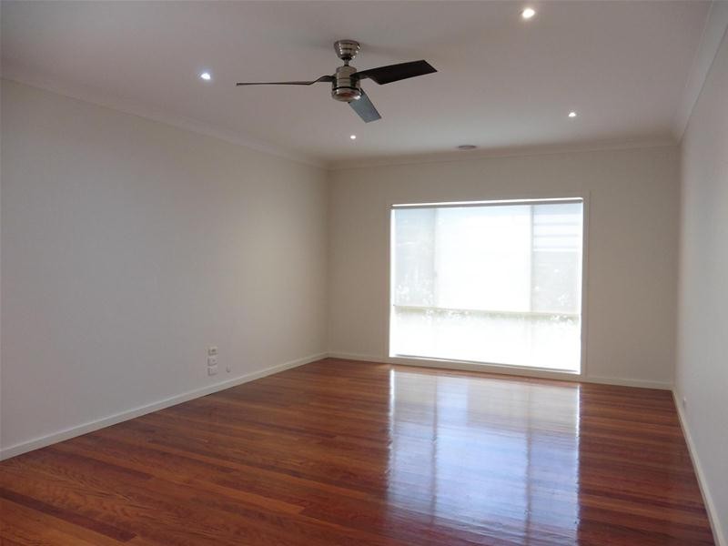 18 Yankos Drive, Werribee VIC 3030