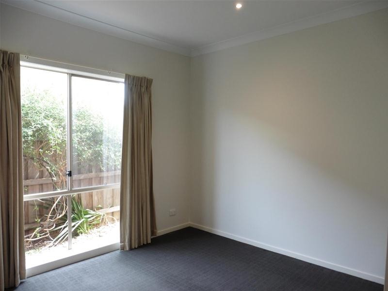 18 Yankos Drive, Werribee VIC 3030