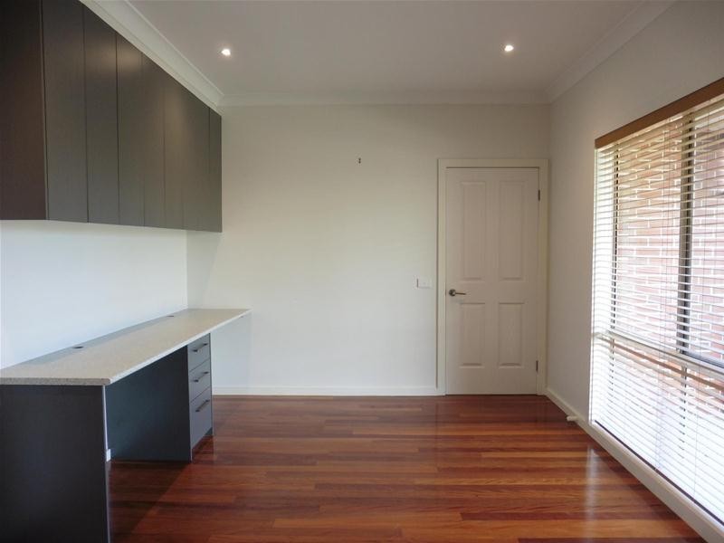 18 Yankos Drive, Werribee VIC 3030