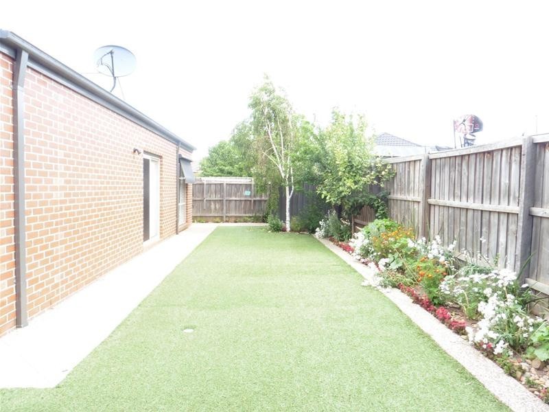 18 Yankos Drive, Werribee VIC 3030