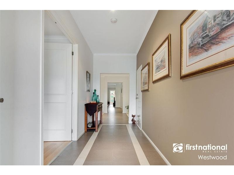 11 Kemerton Close, Point Cook VIC 3030