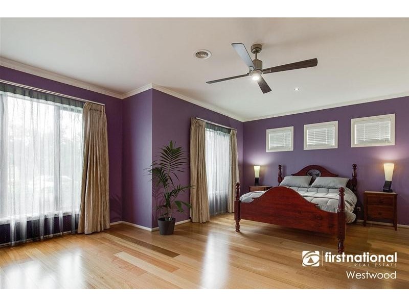 11 Kemerton Close, Point Cook VIC 3030