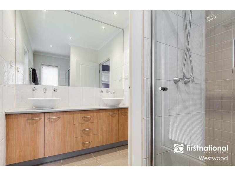 11 Kemerton Close, Point Cook VIC 3030