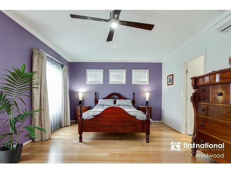 11 Kemerton Close, Point Cook VIC 3030