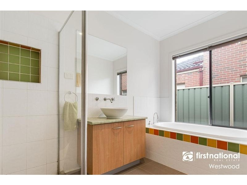 11 Kemerton Close, Point Cook VIC 3030