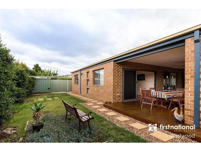 11 Kemerton Close, Point Cook VIC 3030