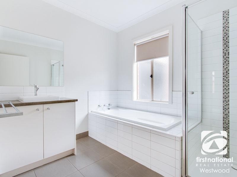 21 Morgan Crescent, Werribee VIC 3030