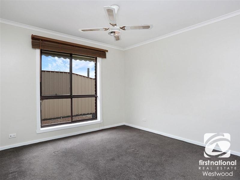 33 Hawkesbury Road, Werribee VIC 3030