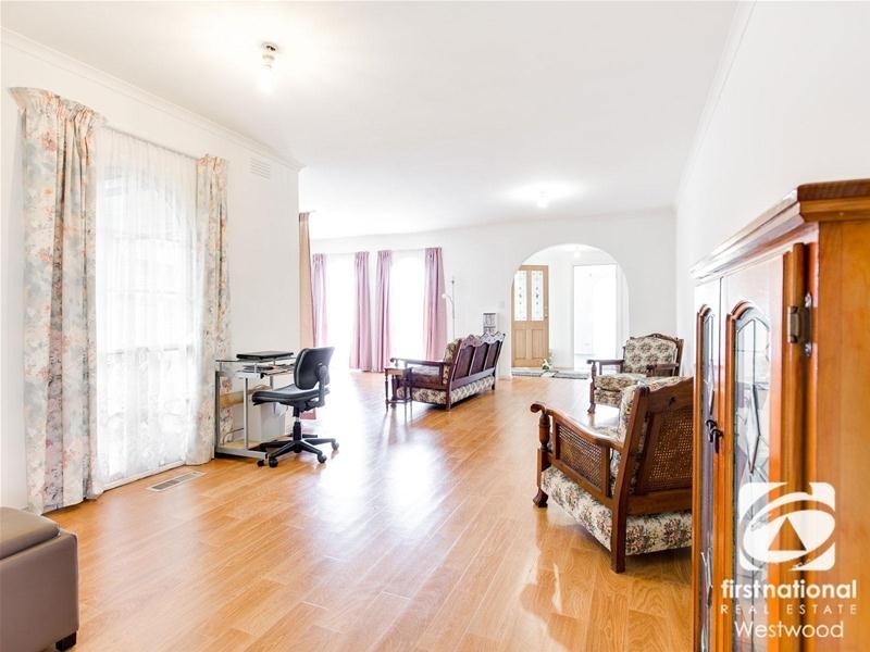 39 Strathmore Crescent, Hoppers Crossing VIC 3029