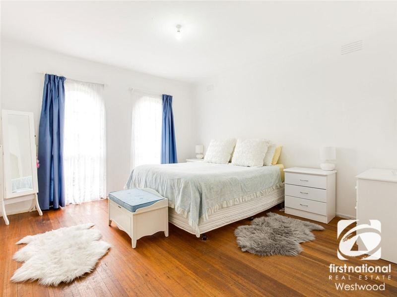 39 Strathmore Crescent, Hoppers Crossing VIC 3029