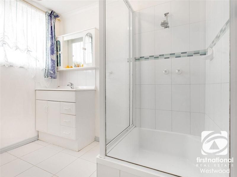 39 Strathmore Crescent, Hoppers Crossing VIC 3029