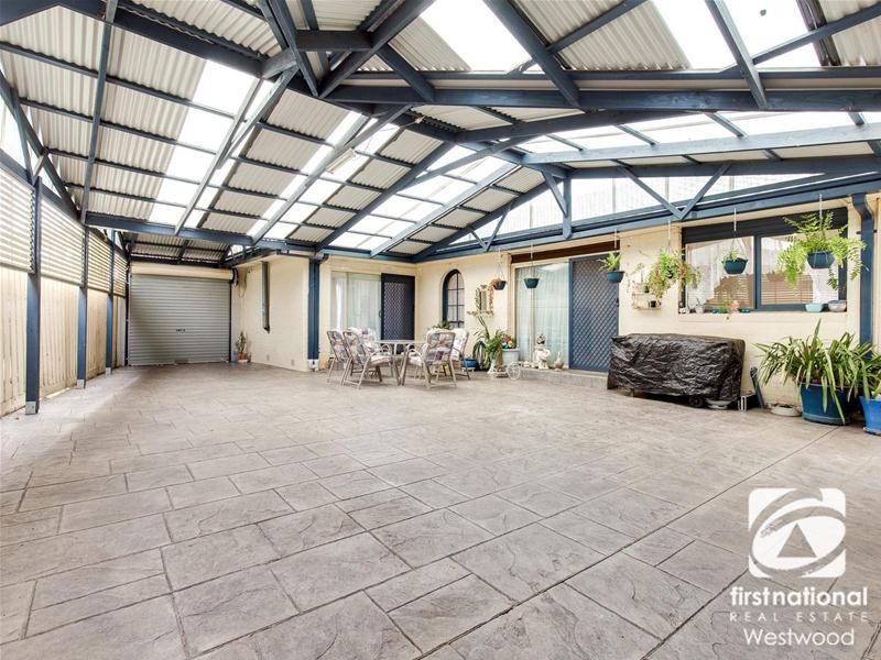 39 Strathmore Crescent, Hoppers Crossing VIC 3029