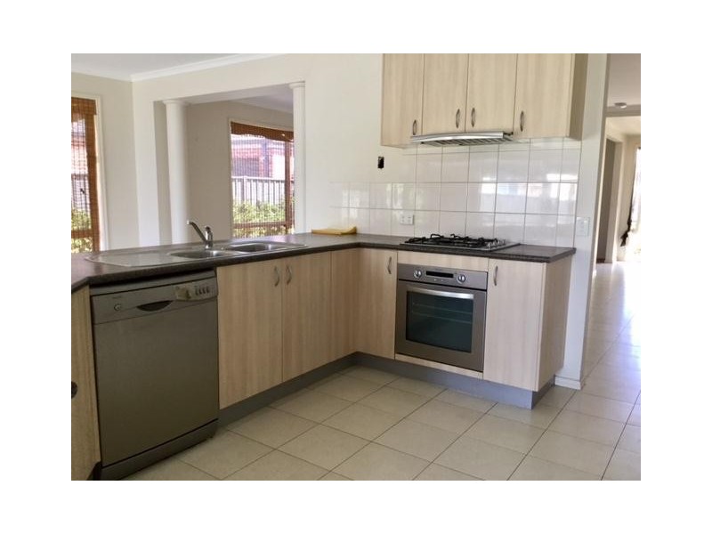 10 Maclarens Close, Wyndham Vale VIC 3024