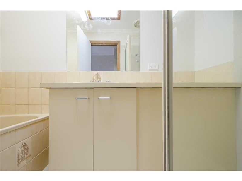 2/37 Rowes Road, Werribee VIC 3030