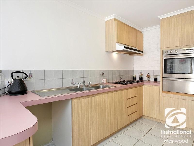 2/38 Julier Crescent, Hoppers Crossing VIC 3029