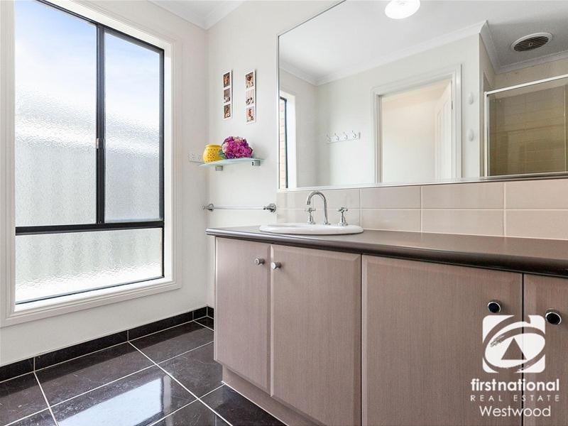 3 Chapman Drive, Wyndham Vale VIC 3024