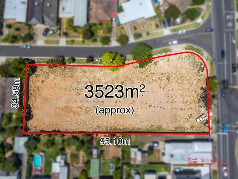 28 Scotsburn Grove, Werribee VIC 3030