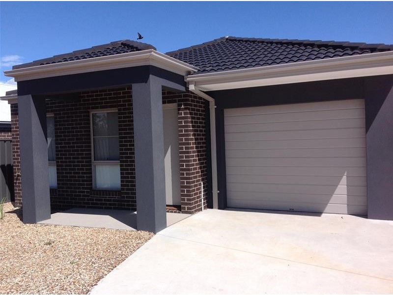 1/17 Manor Lakes Blvd, Wyndham Vale VIC 3024