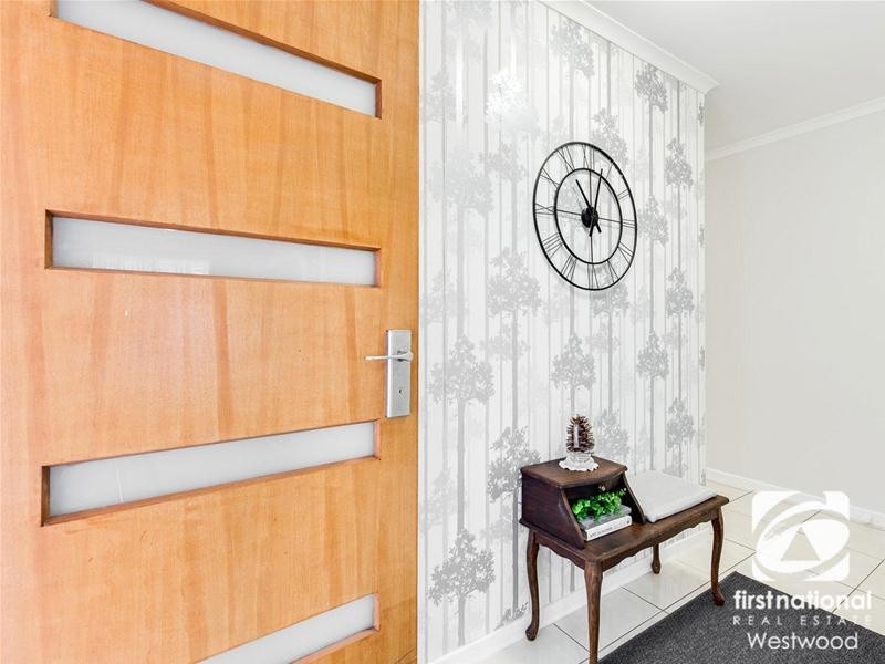 4 Weeden Drive, Werribee VIC 3030