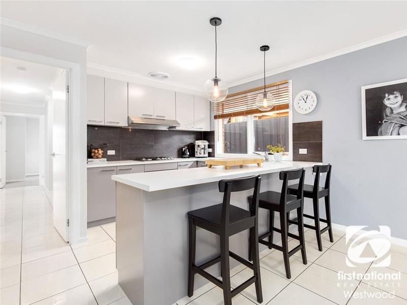 4 Weeden Drive, Werribee VIC 3030