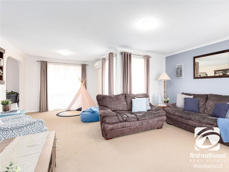 4 Weeden Drive, Werribee VIC 3030