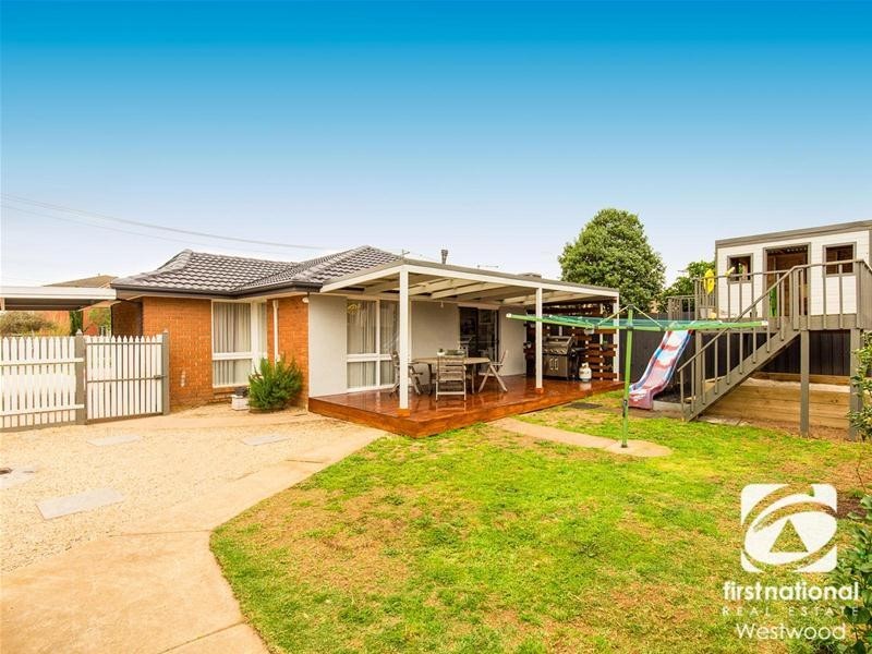 4 Weeden Drive, Werribee VIC 3030