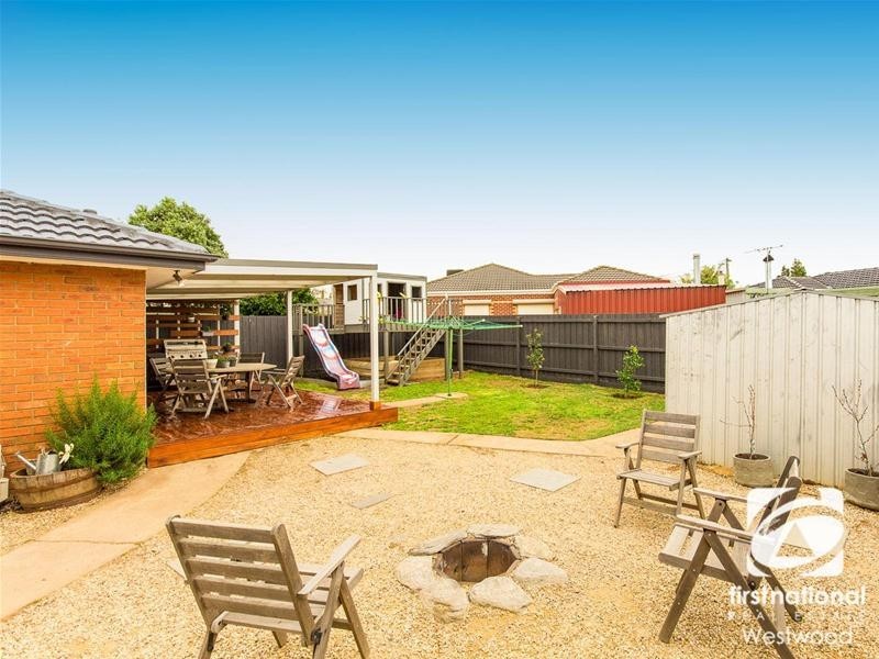 4 Weeden Drive, Werribee VIC 3030