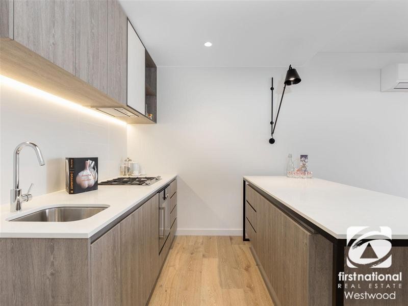 211/33 Quay Boulevard, Werribee South VIC 3030