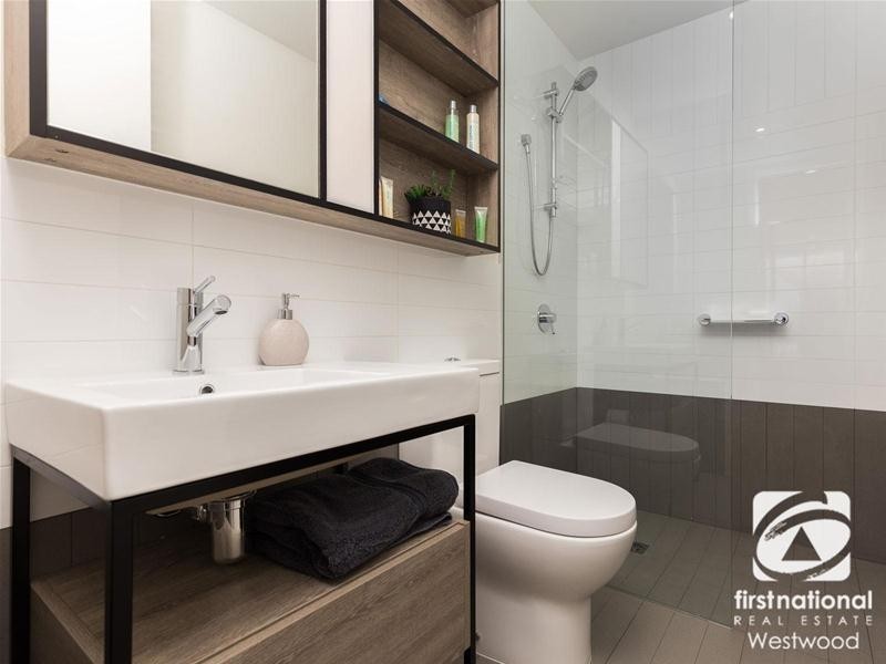 211/33 Quay Boulevard, Werribee South VIC 3030