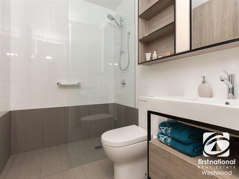 211/33 Quay Boulevard, Werribee South VIC 3030