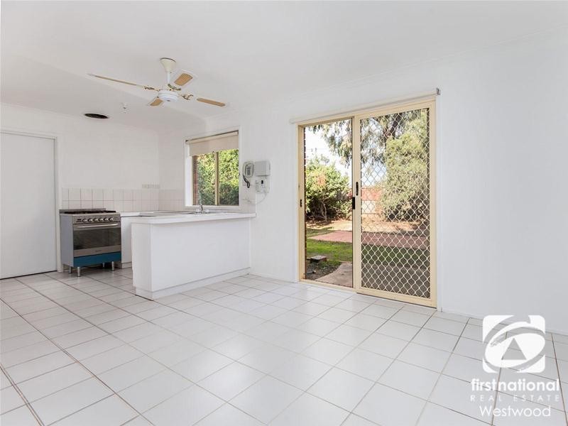 7 Carmarthen Close, Werribee VIC 3030