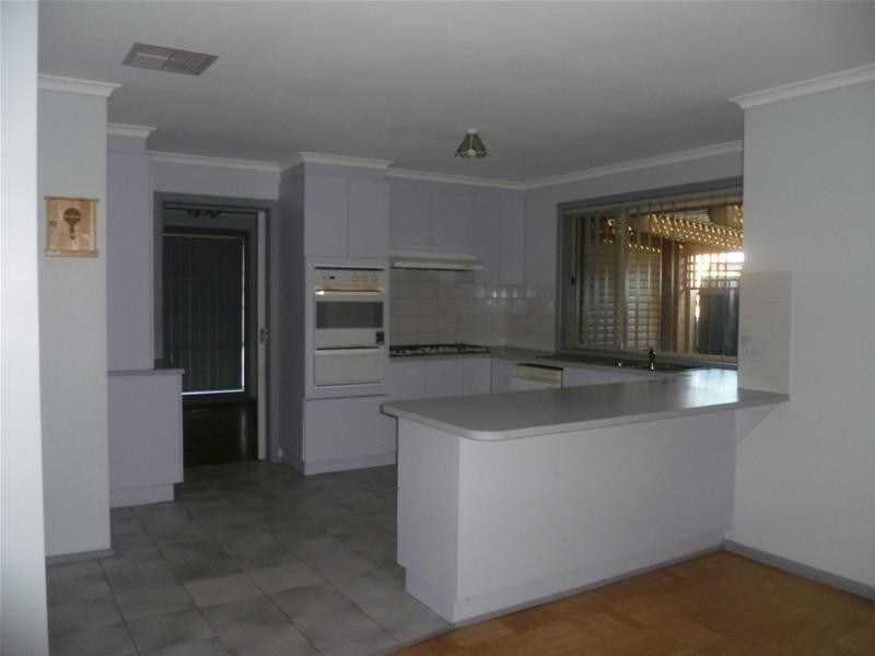 4 Walters Court, Altona Meadows VIC 3028