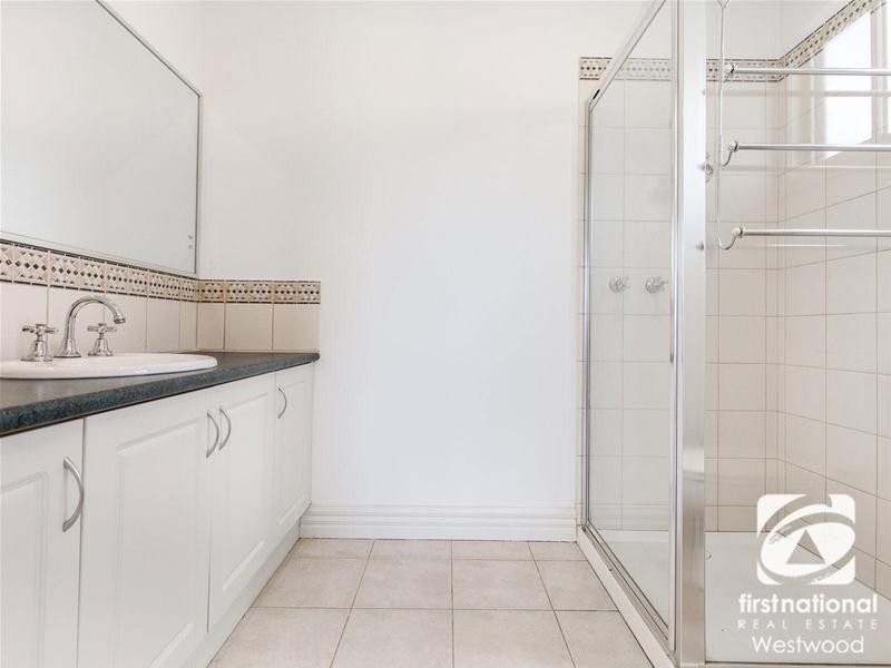 3/24 Riverside Avenue, Werribee VIC 3030