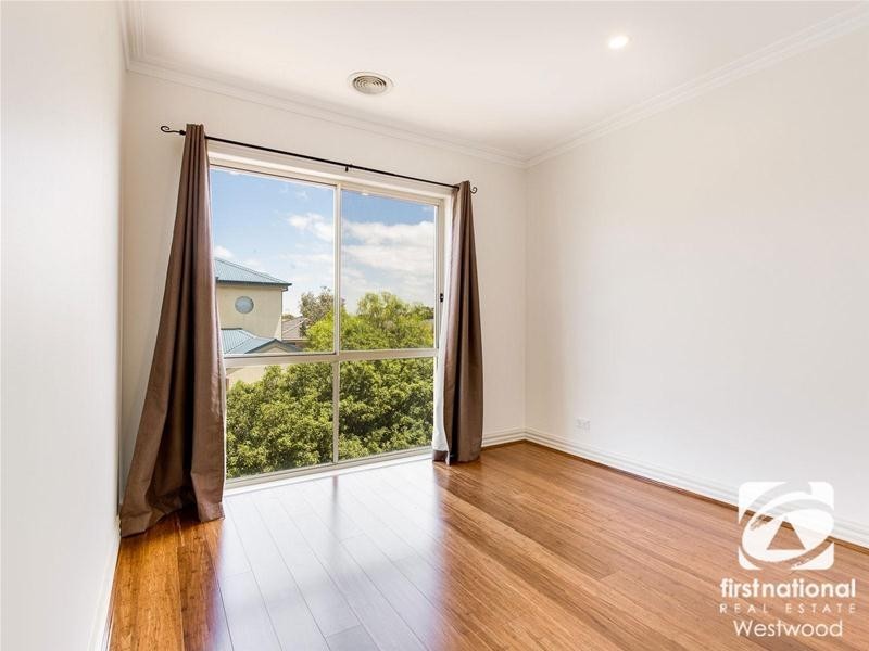3/24 Riverside Avenue, Werribee VIC 3030