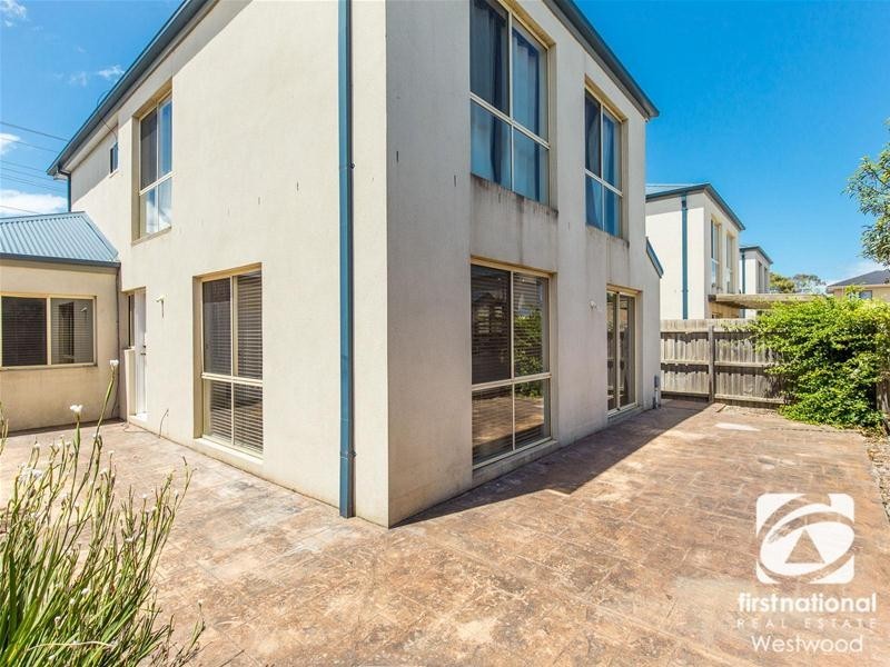 3/24 Riverside Avenue, Werribee VIC 3030