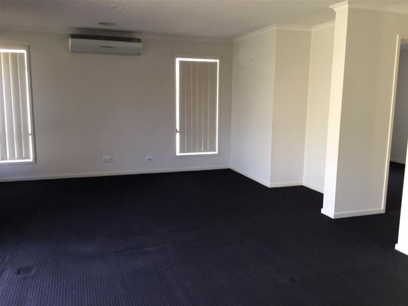 8 Ologhlen Drive, Wyndham Vale VIC 3024