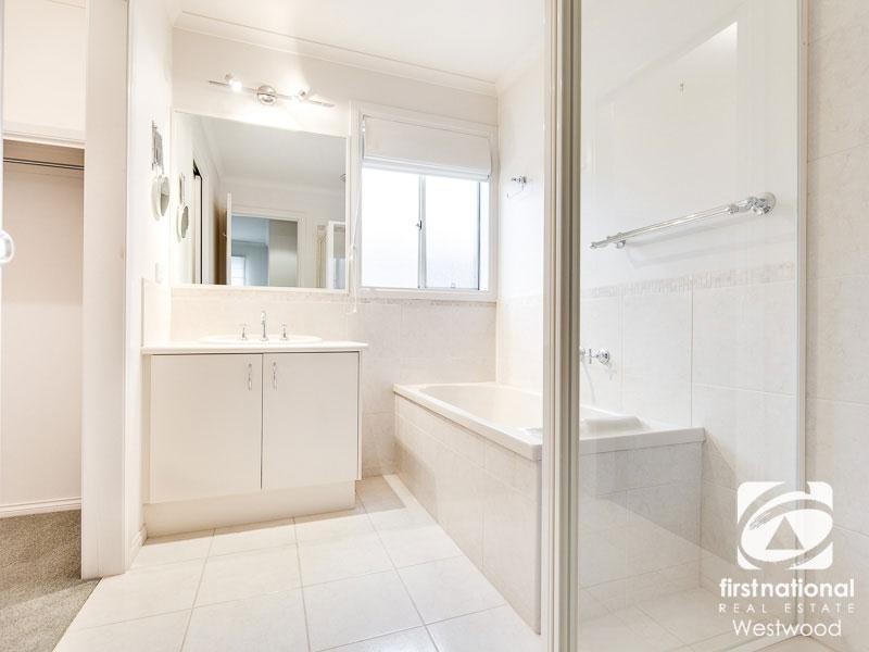 2B Filmont Drive, Werribee VIC 3030