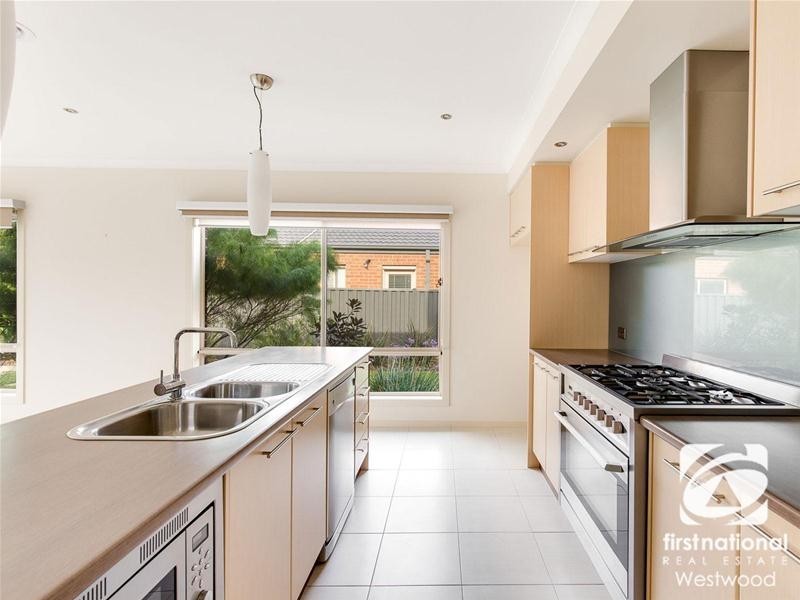 3 Mayesbrook Road, Wyndham Vale VIC 3024