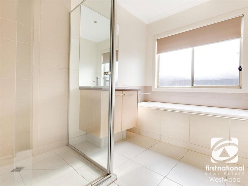 3 Mayesbrook Road, Wyndham Vale VIC 3024