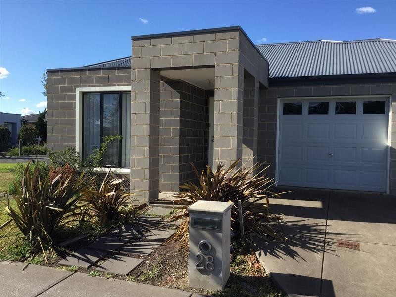 28 Kirkstone Road, Point Cook VIC 3030