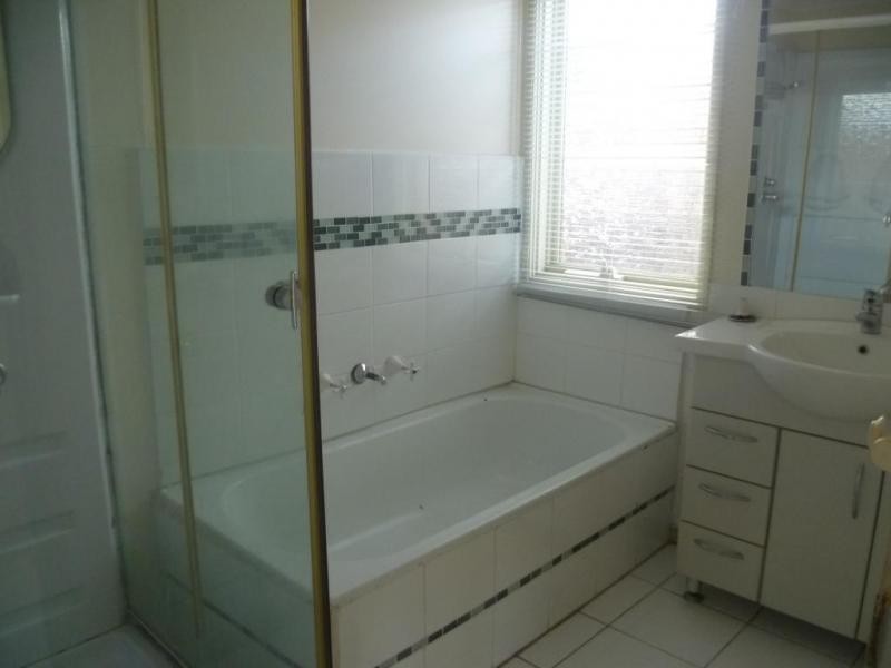 73 Rowes Road, Werribee VIC 3030