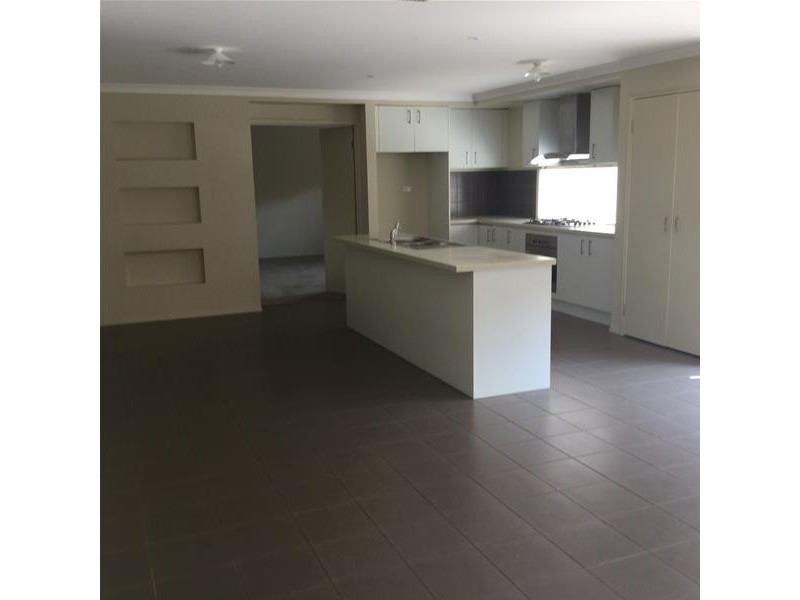 4 Mandora Grange, Tarneit VIC 3029