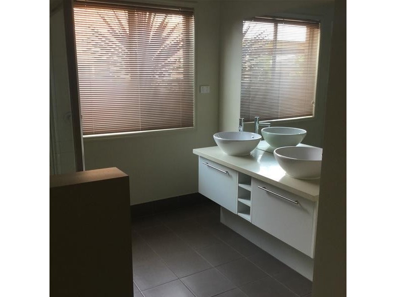 4 Mandora Grange, Tarneit VIC 3029