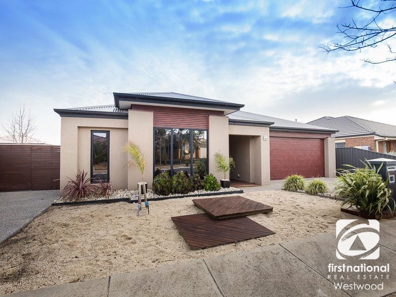 14 Ellenborough Crescent, Wyndham Vale VIC 3024