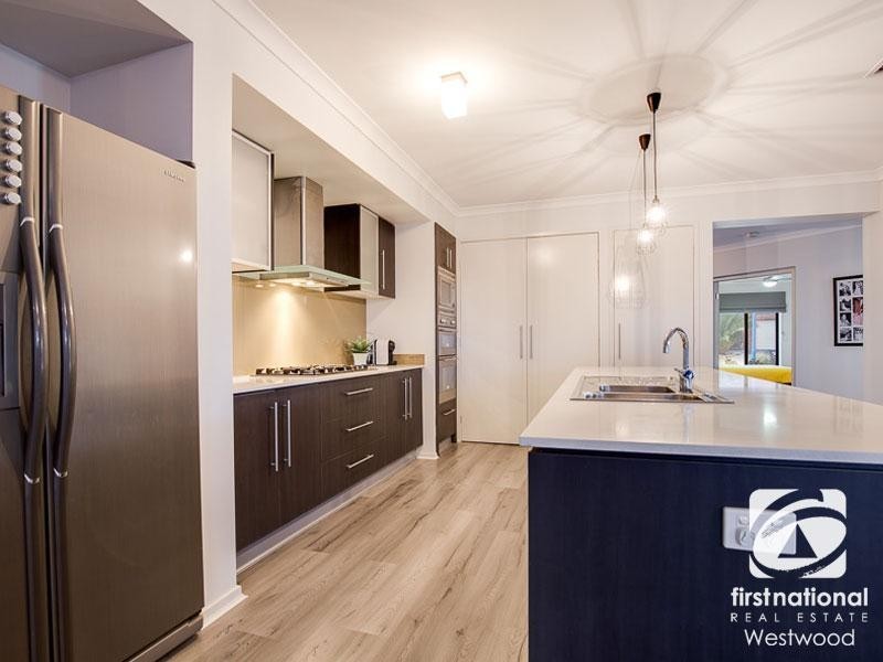 14 Ellenborough Crescent, Wyndham Vale VIC 3024