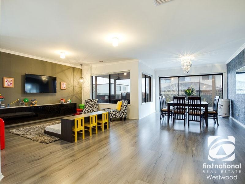 14 Ellenborough Crescent, Wyndham Vale VIC 3024