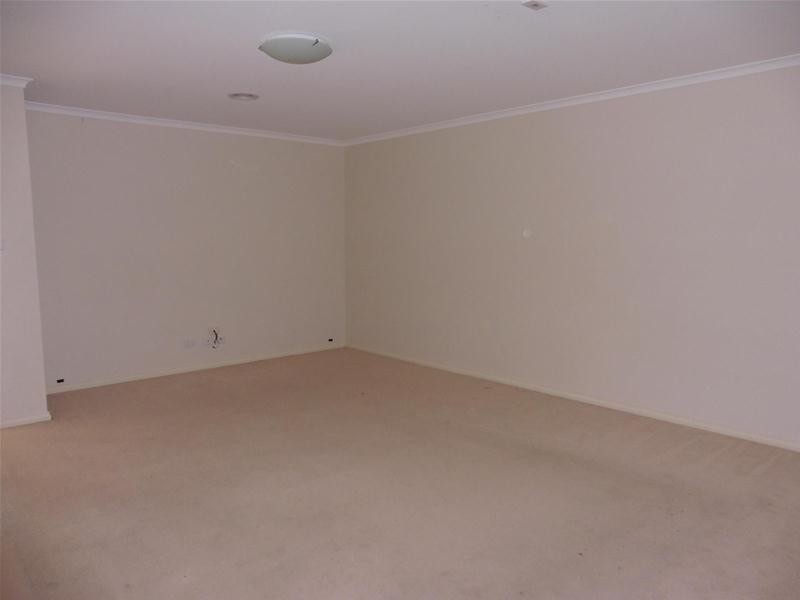 6 Ologhlen Drive, Wyndham Vale VIC 3024