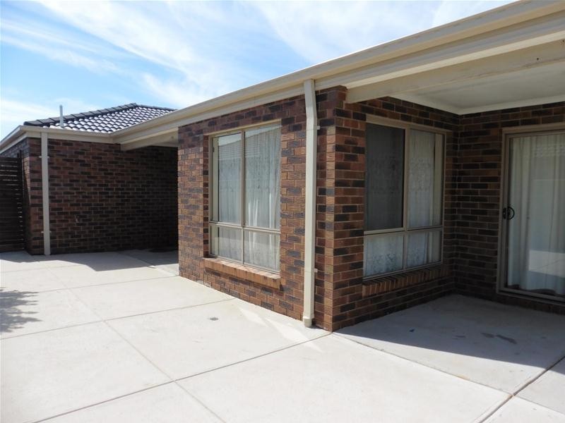 6 Ologhlen Drive, Wyndham Vale VIC 3024